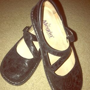 Alegria size 37 Paisley shoe